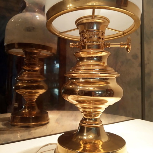 Vintage table lamp from 1975 like new with white opaline glass