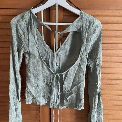 Sage Green Crinkle Crop Top with Open Back like new, size XS/S