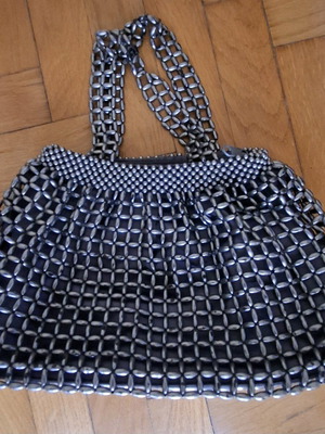 Τσάντα χειρός ασημί με μεταλλικό mesh σχέδιο σαν καινούργια