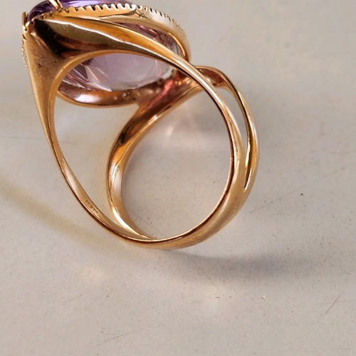 Gold 18K ring with amethyst and 38 diamonds used