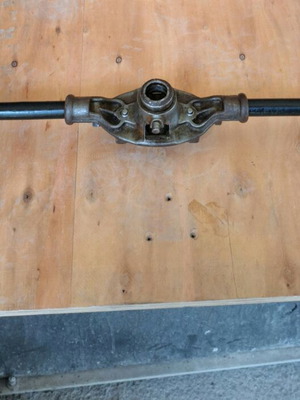 Old type thread die used, size ¾
