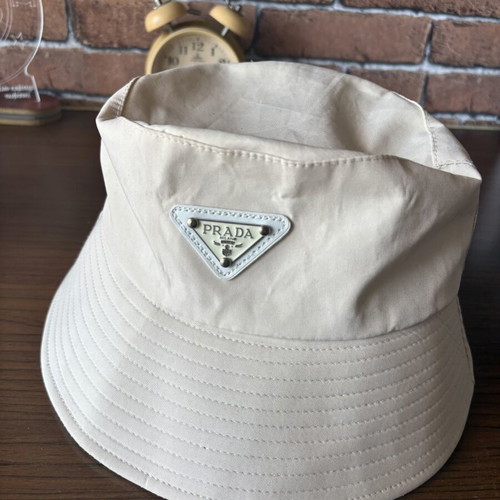 Prada bucket hat like new, beige