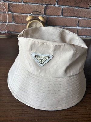 Prada bucket hat like new, beige