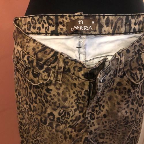 Leopard pants like new, colorful denim style