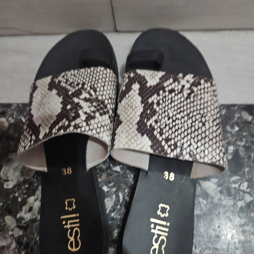 Slippers Estil with snake pattern like new, size 38, black and white