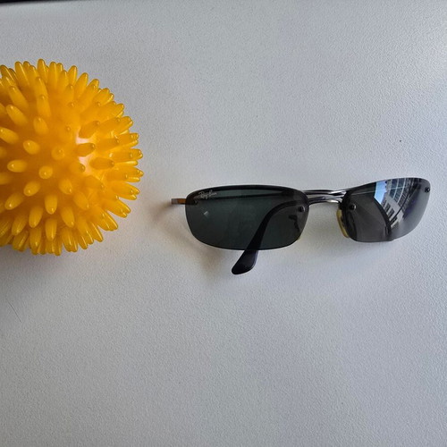 Ray Ban Unisex Sunglasses RB3174 with Black Metal Frame like new