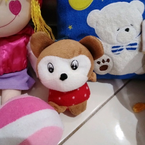 Stuffed toys like new, set of 5 with pillows and figures