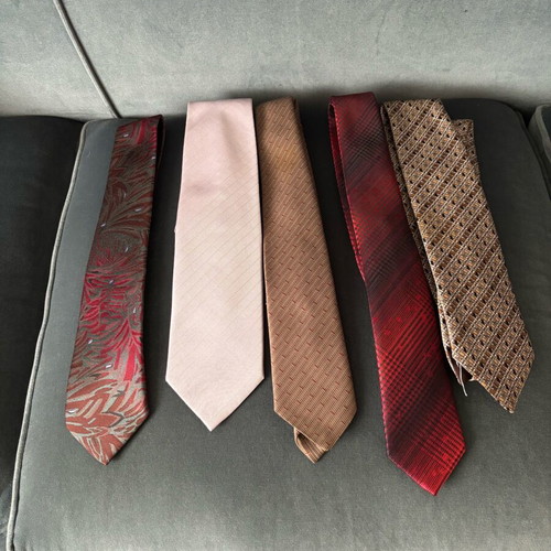 Silk ties like new, set of 5 in various colors
