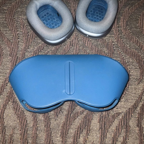 Apple AirPods Max Blue like new with case and protectors