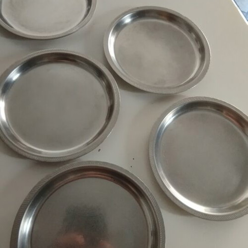 Stainless Steel Serving Plates set of 5, like new