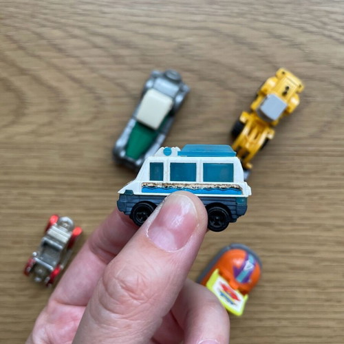 Kinder surprise Vehicles used figures, pack of 18 pieces