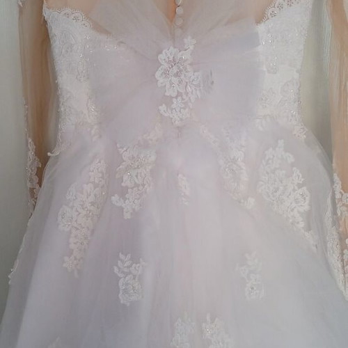 Supernova wedding dress like new, elegant lace details