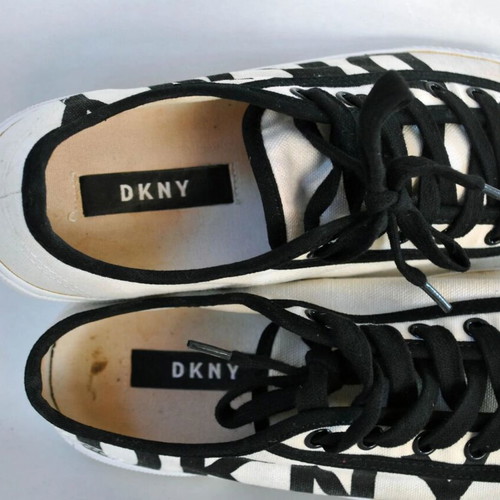 DKNY white canvas sneakers slightly used, size 37.5