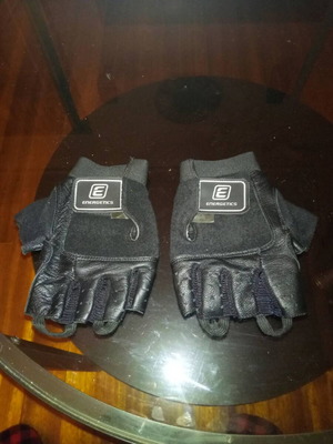 Fitness gloves used, size medium