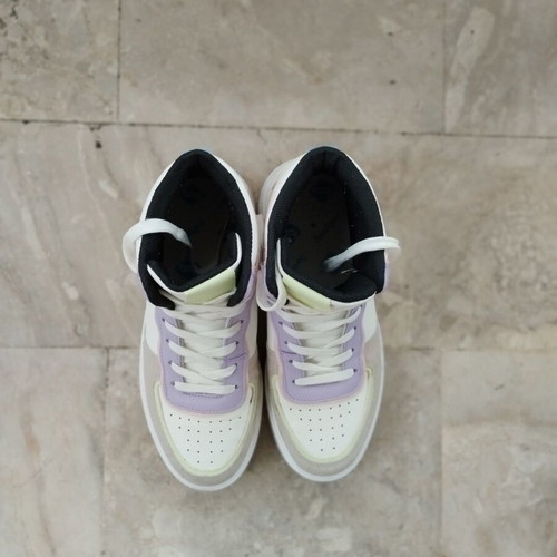 High-top sneakers like new, white with pastel purple and beige