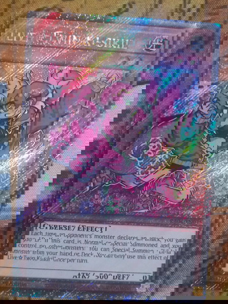 Live Twin Ki-sikil (Platinum Secret Rare, Yugioh)