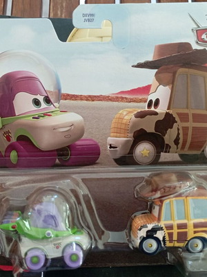 Σετ αυτοκινητάκια Cars 2 τεμ. με Buzz Lightyear και Woody