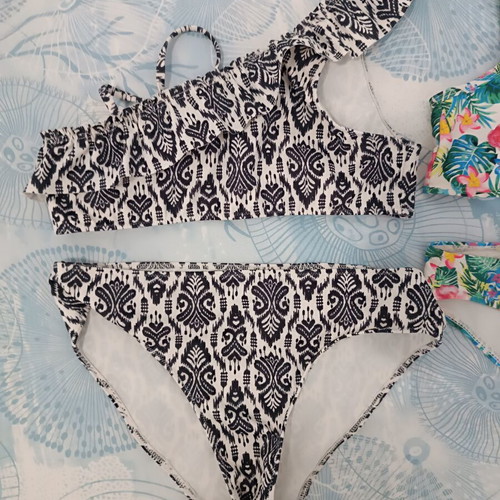 Alouette bikini set for girls 10-12 years, like new, colorful