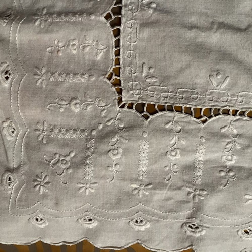 White embroidered table linen 75x75, handmade
