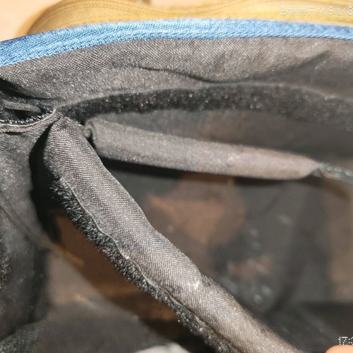 Camera bag like new with multiple compartments