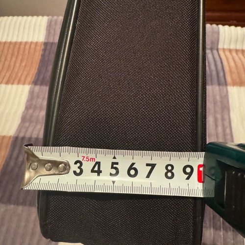 HP laptop bag with dimensions 40x30x10 cm
