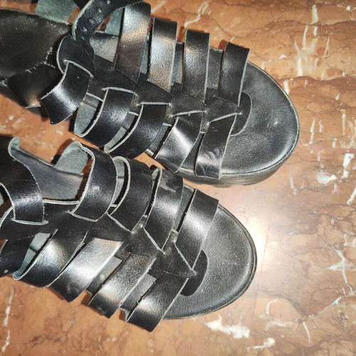 Flatform gladiator sandals black like new, size 37