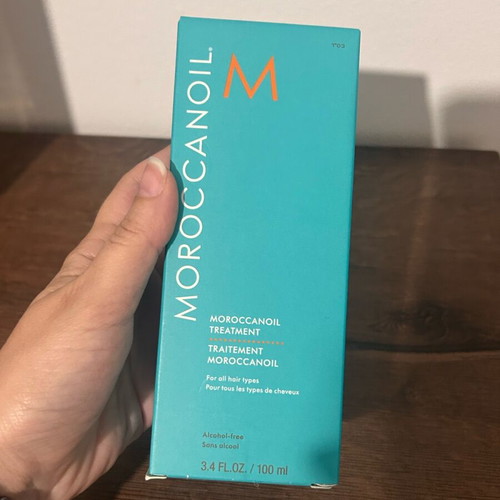 Moroccanoil hair oil box like new, empty