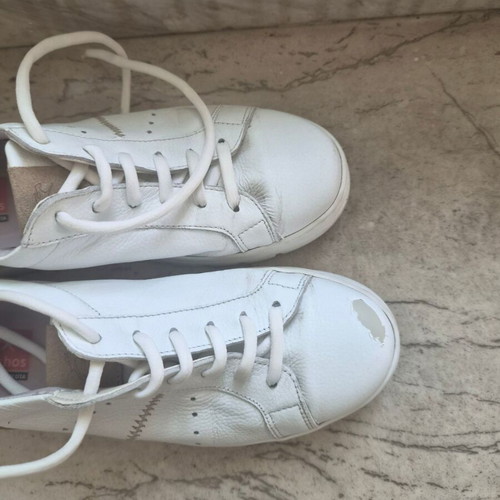 Fluchos sneaker white with gold and brown details, like new, size 36