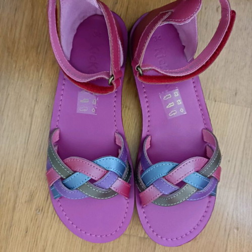 Kickers sandals girl size 34 new, leather
