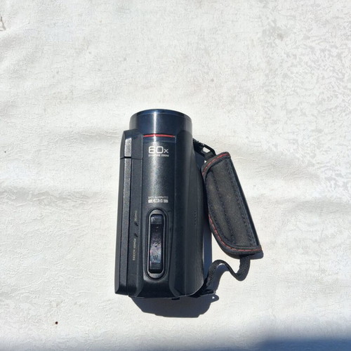 JVC Everio R GZ-R445BE QuadProof FullHD camcorder with memory card