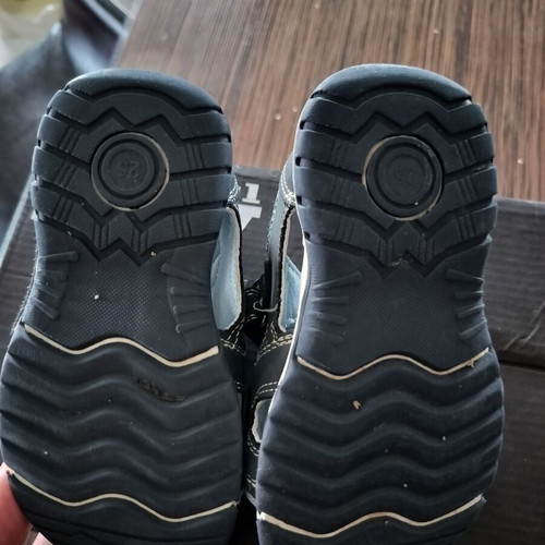 Junior sandals for boys size 25 like new, blue
