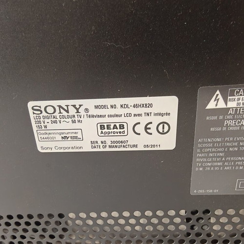 Sony Bravia KDL-46HX820 46" Full HD TV used with horizontal line
