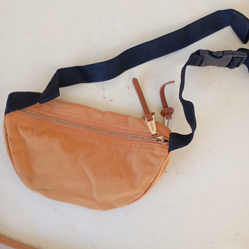 Banana bag mustard color Pull and Bear like new