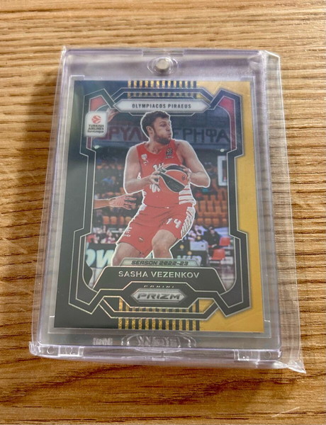 Αριθμημένη Κάρτα Sasha Vezenkov Ολυμπιακός Black/Gold Panini Euroleague 2023/24 1/5