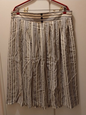 Vintage striped skirt like new, elastic back, decorative buttons