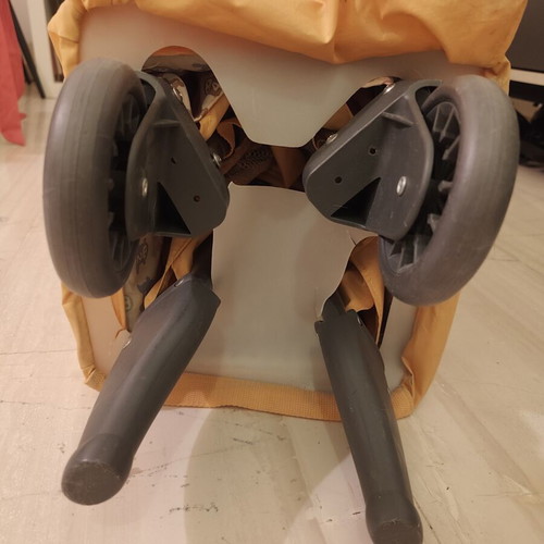 Graco playpen with carrying bag