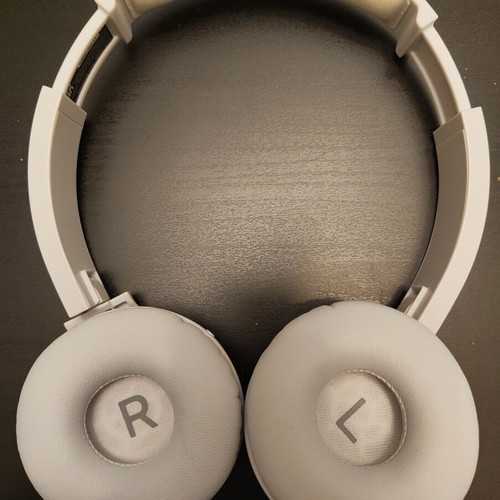 Philips TAH4205 Wireless Bluetooth Headphones White like new with Microphone USB-C