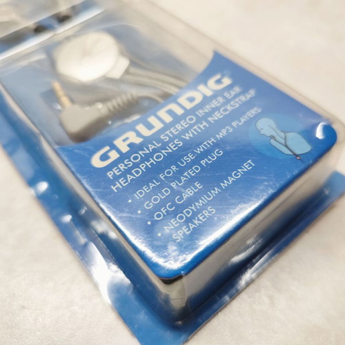 Grundig GHI 1570 stereo inner ear headphones new