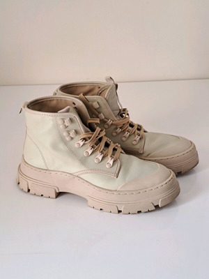 Zara leather boots used, size 38, beige