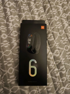Mi Smart Band 6 smart watch with 6 unused straps like new