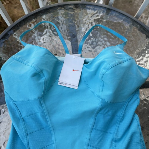 Nike top new, fits size M, blue