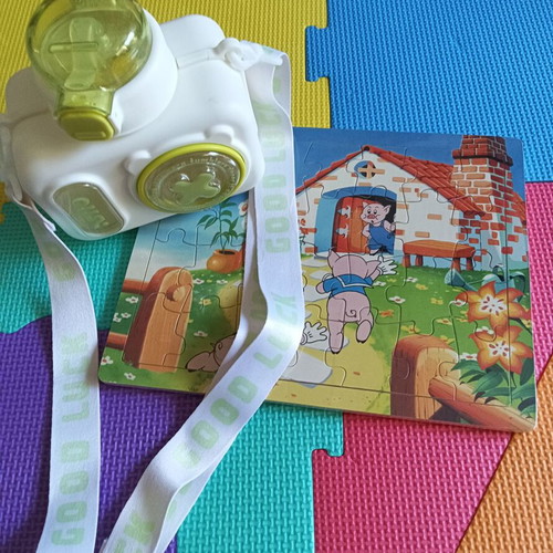 Kids Water Bottle "Camera" 600ml like new with strap