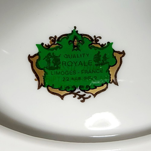 France Royale footed bowl used with 22k gold, 14 cm height and 12 cm width