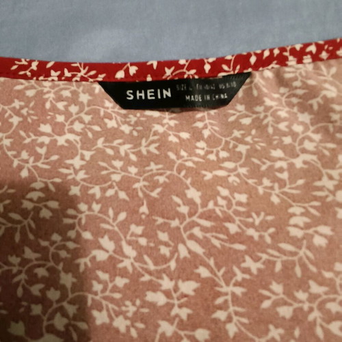 Shein blouse printed with ruffle sleeve, like new, size M
