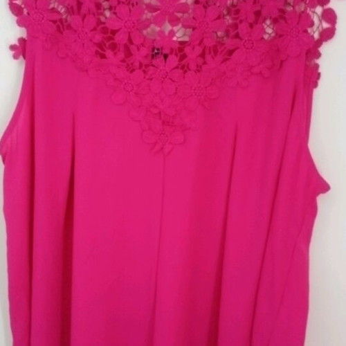 Shein women's top fuchsia like new with lace