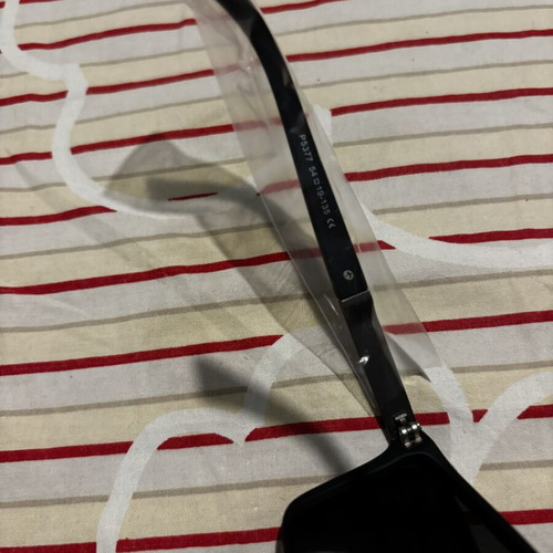 Emporio Armani sunglasses like new, black