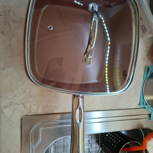 Frying pan deep fryer used with burnt exterior