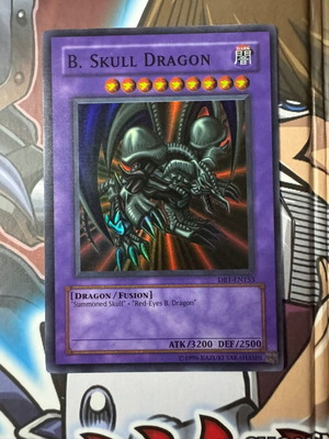 B. Skull Dragon κάρτα Yu-Gi-Oh! σαν καινούργιο
