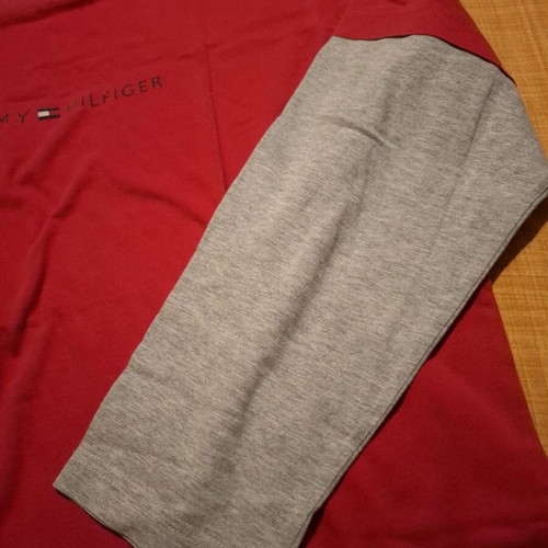 Tommy Hilfiger Long Sleeve T-shirt Medium Red 100% Cotton Like New