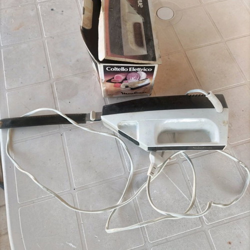 Electric knife used